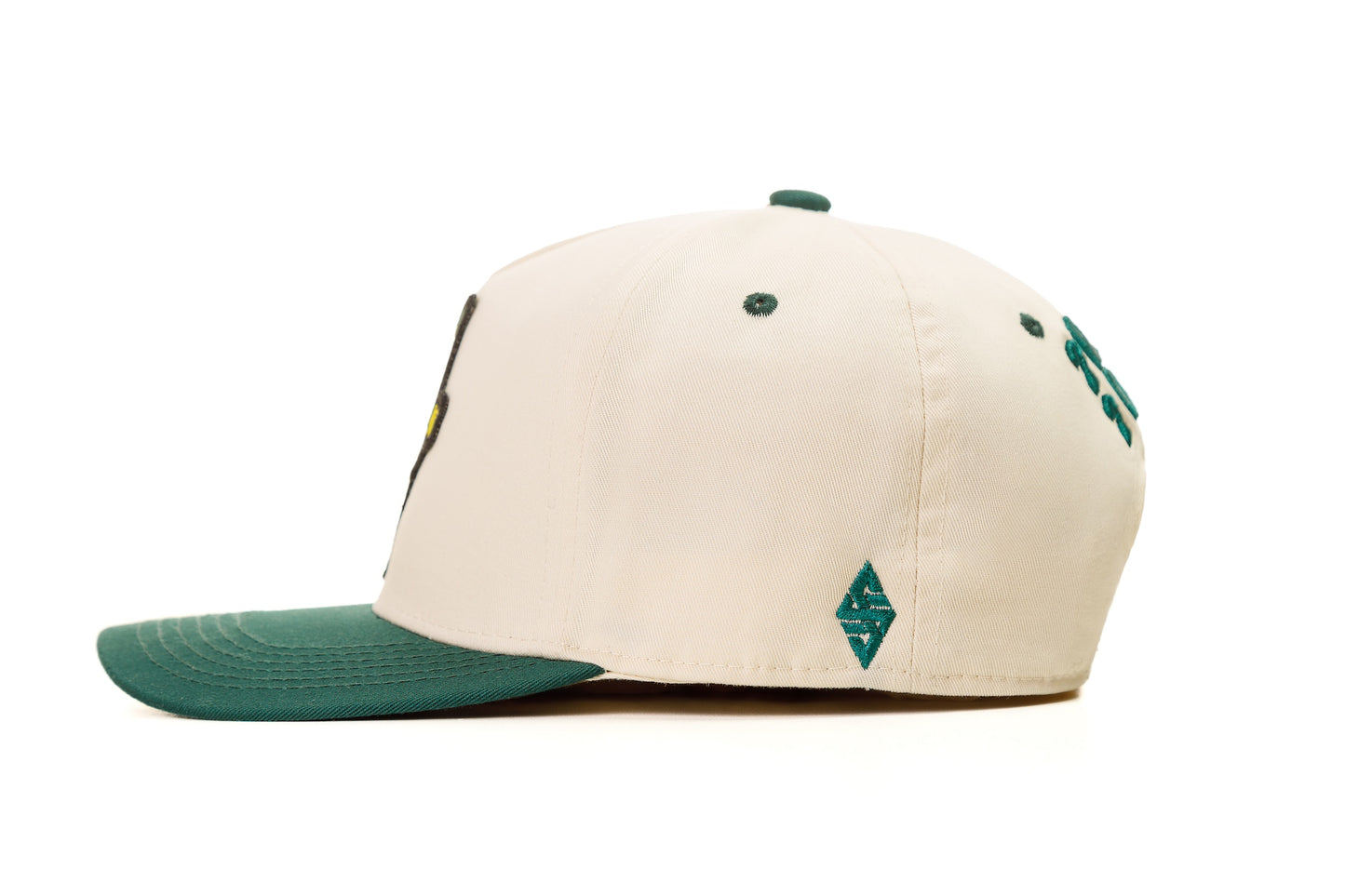 2H2C Gorra Blanco con Verde Semicurva